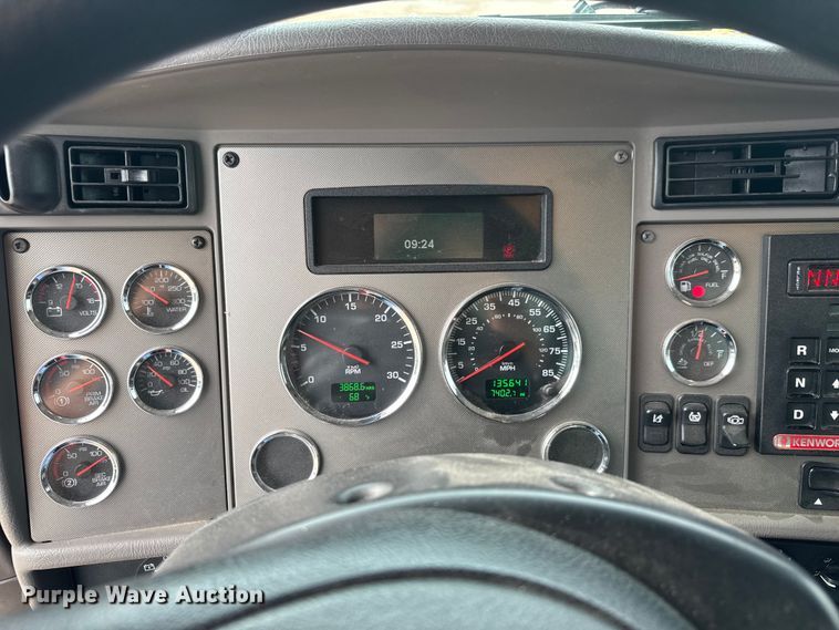 image for item MX9252 2021 Kenworth T270 box truck
