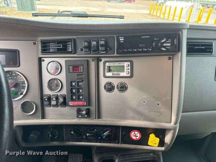 image for item MX9252 2021 Kenworth T270 box truck