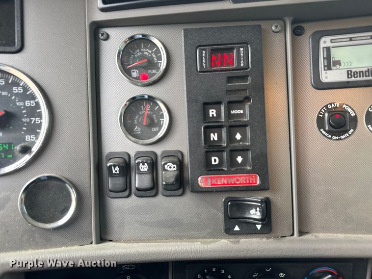image for item MX9252 2021 Kenworth T270 box truck