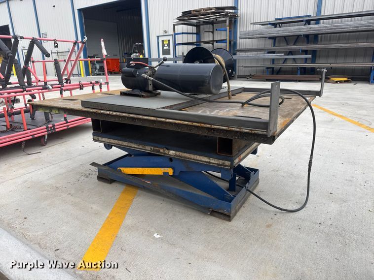 image for item MX9262 Hydraulic table