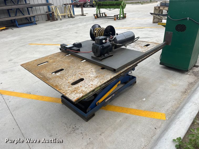 image for item MX9262 Hydraulic table