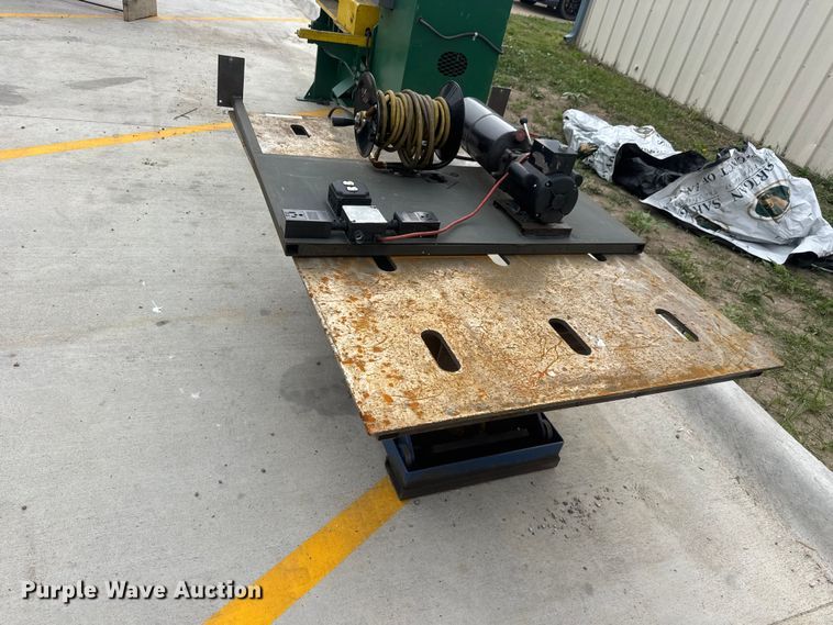 image for item MX9262 Hydraulic table
