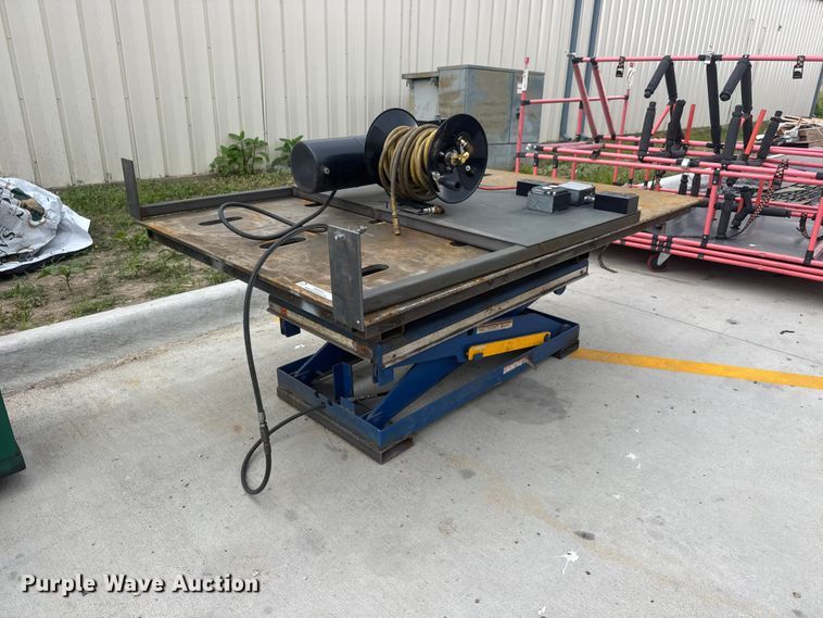 image for item MX9262 Hydraulic table