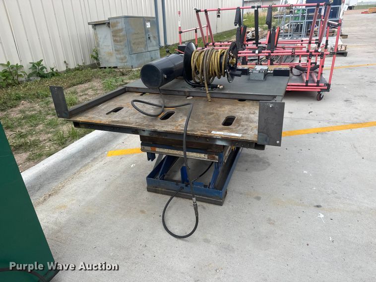 image for item MX9262 Hydraulic table