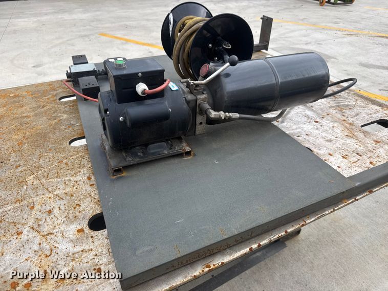 image for item MX9262 Hydraulic table