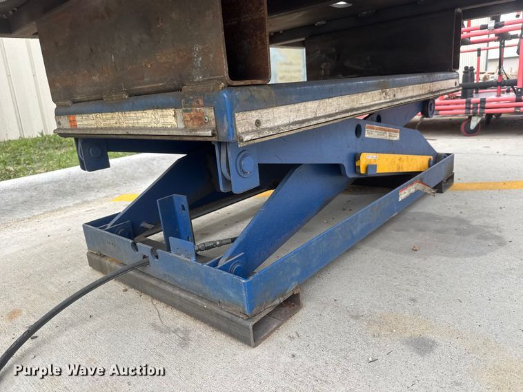 image for item MX9262 Hydraulic table