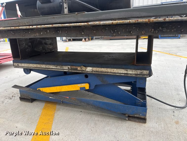 image for item MX9262 Hydraulic table
