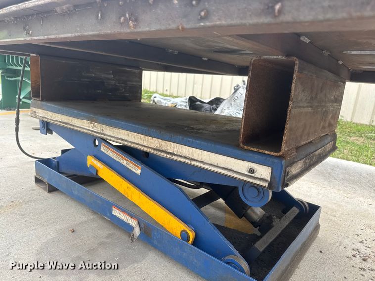 image for item MX9262 Hydraulic table