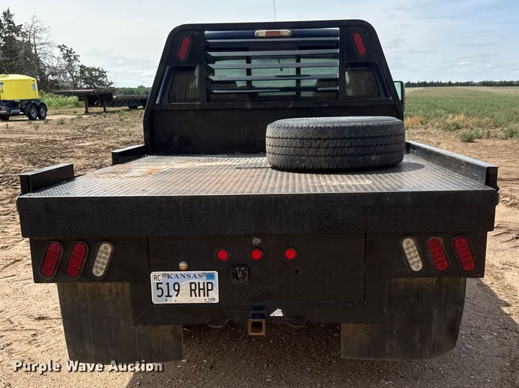 image for item NA9324 2010 Ford F250 Lariat Super Duty Ext. Cab flatbed pickup truck
