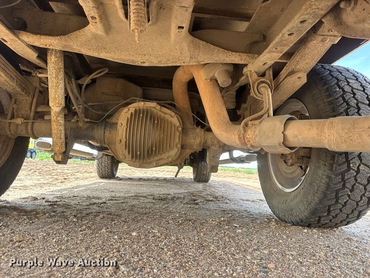 image for item NA9324 2010 Ford F250 Lariat Super Duty Ext. Cab flatbed pickup truck