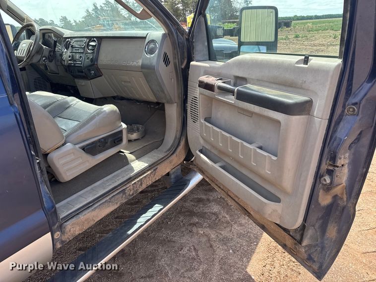 image for item NA9324 2010 Ford F250 Lariat Super Duty Ext. Cab flatbed pickup truck
