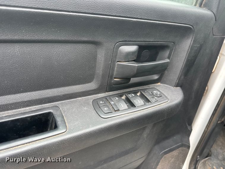 image for item NA9345 2016 RAM 2500 Crew Cab pickup truck