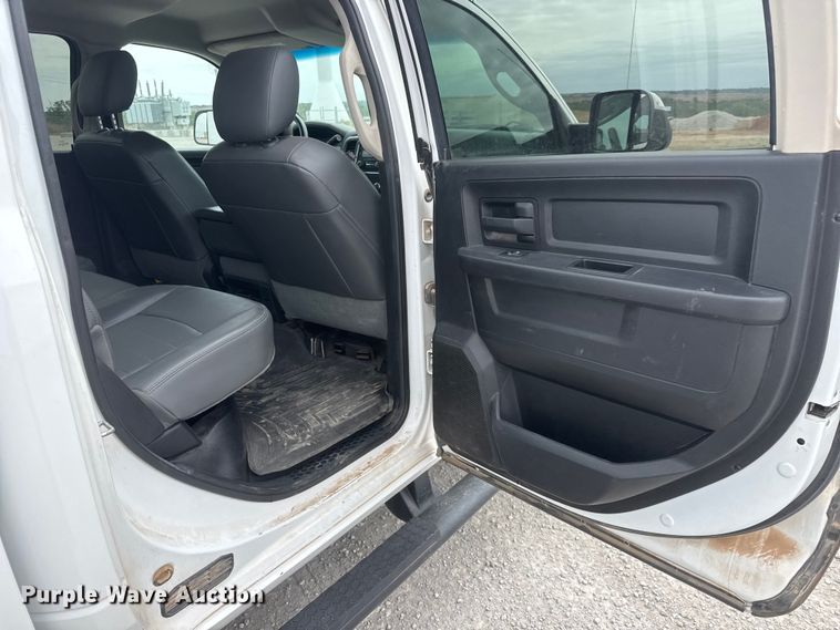 image for item NA9345 2016 RAM 2500 Crew Cab pickup truck