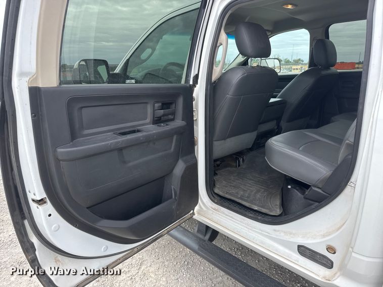 image for item NA9345 2016 RAM 2500 Crew Cab pickup truck