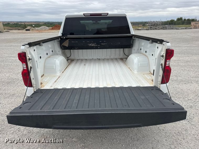 image for item NA9346 2019 Chevrolet Silverado 1500 Crew Cab pickup truck