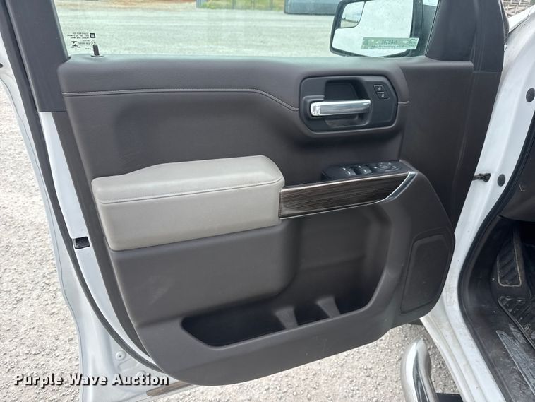 image for item NA9346 2019 Chevrolet Silverado 1500 Crew Cab pickup truck