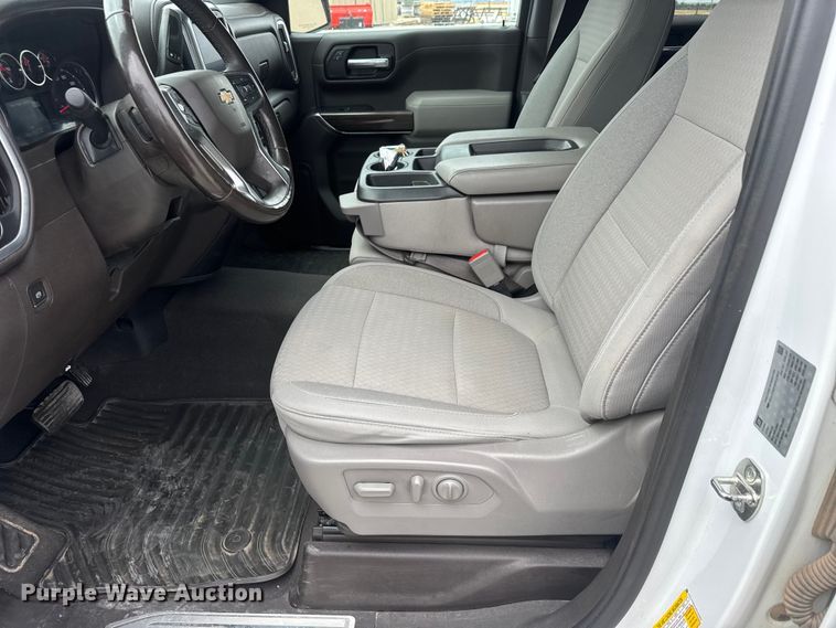 image for item NA9346 2019 Chevrolet Silverado 1500 Crew Cab pickup truck