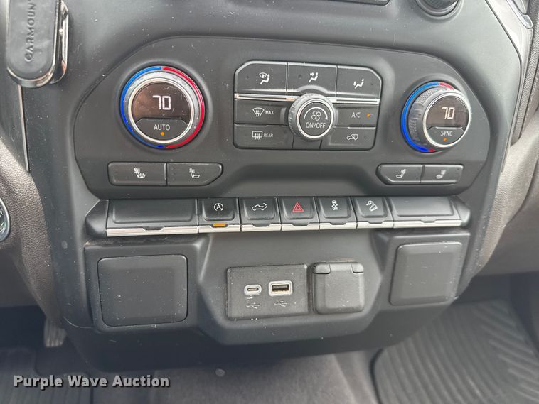 image for item NA9346 2019 Chevrolet Silverado 1500 Crew Cab pickup truck