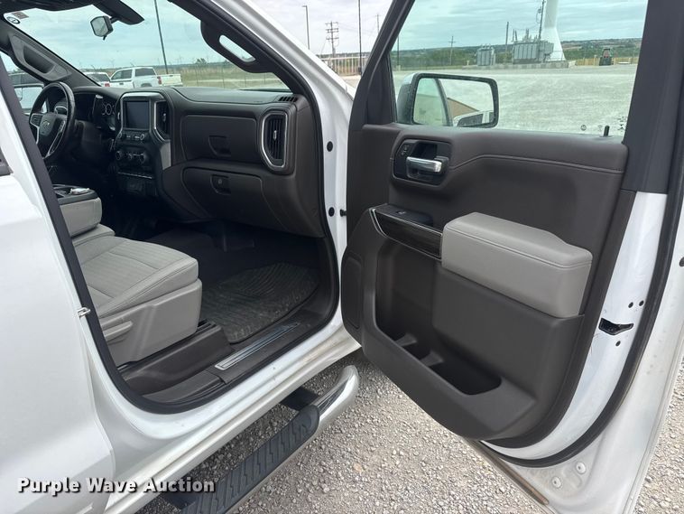 image for item NA9346 2019 Chevrolet Silverado 1500 Crew Cab pickup truck