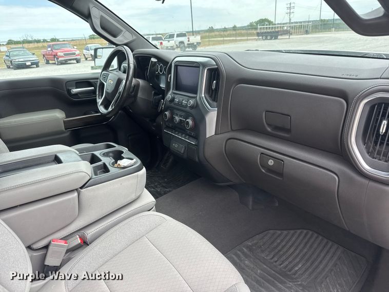 image for item NA9346 2019 Chevrolet Silverado 1500 Crew Cab pickup truck