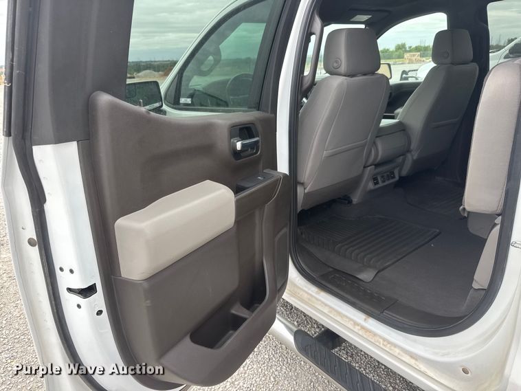 image for item NA9346 2019 Chevrolet Silverado 1500 Crew Cab pickup truck