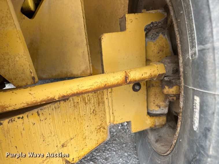 image for item NA9347 Caterpillar V160 forklift