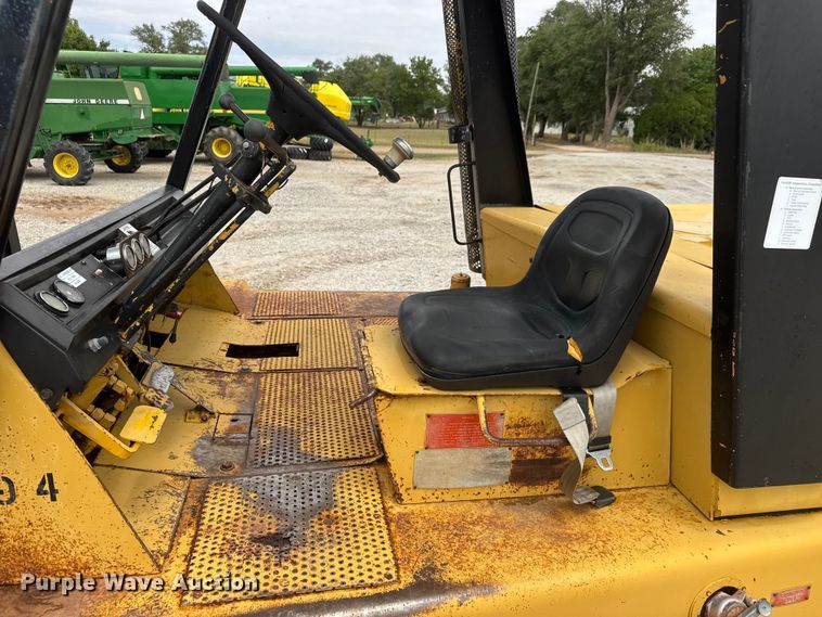 image for item NA9347 Caterpillar V160 forklift