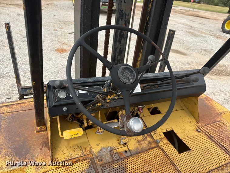 image for item NA9347 Caterpillar V160 forklift