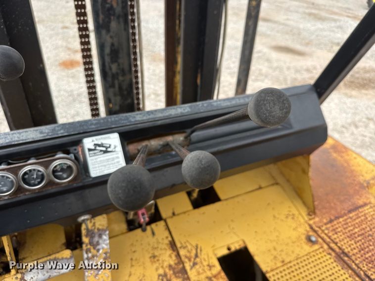 image for item NA9347 Caterpillar V160 forklift
