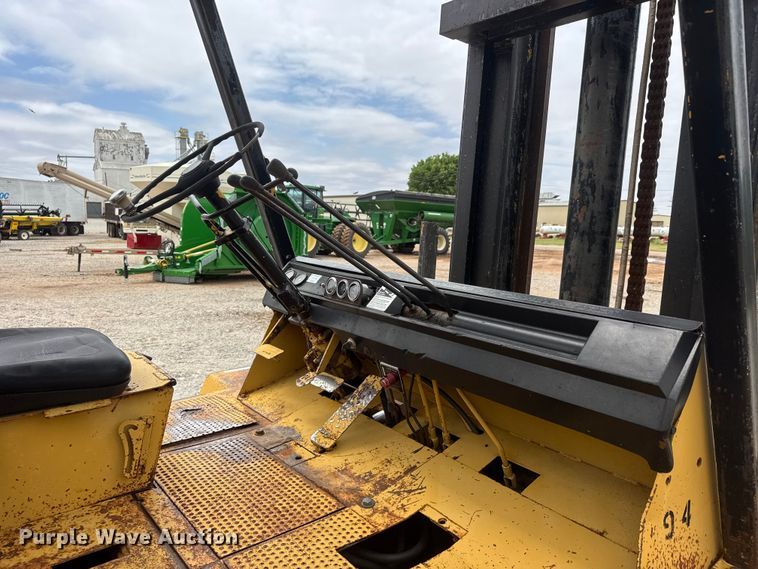 image for item NA9347 Caterpillar V160 forklift