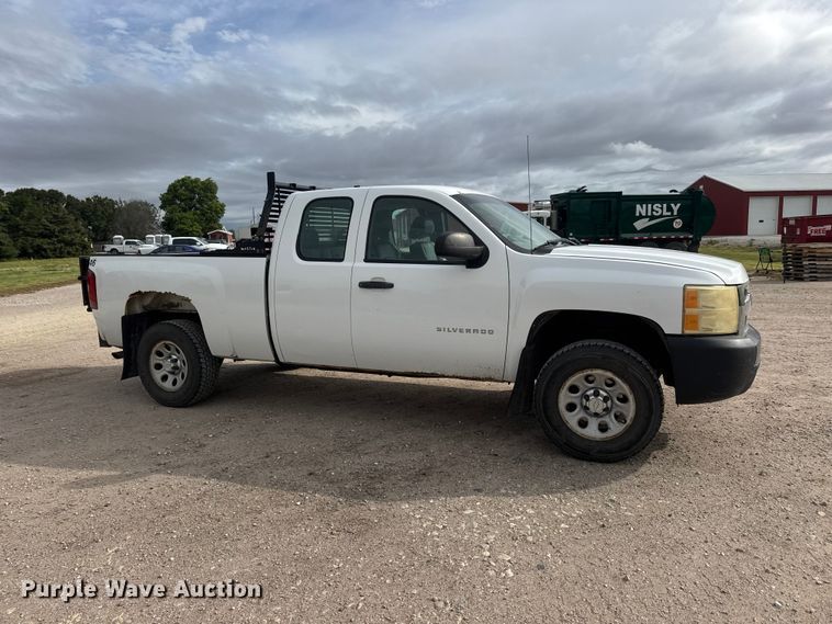 image for item NA9361 2010 Chevrolet Silverado 1500 Ext. Cab pickup truck
