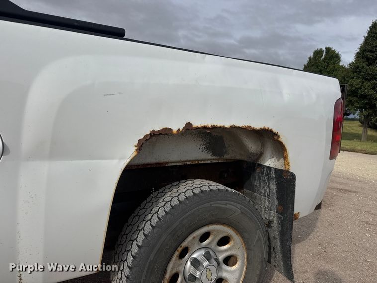 image for item NA9361 2010 Chevrolet Silverado 1500 Ext. Cab pickup truck