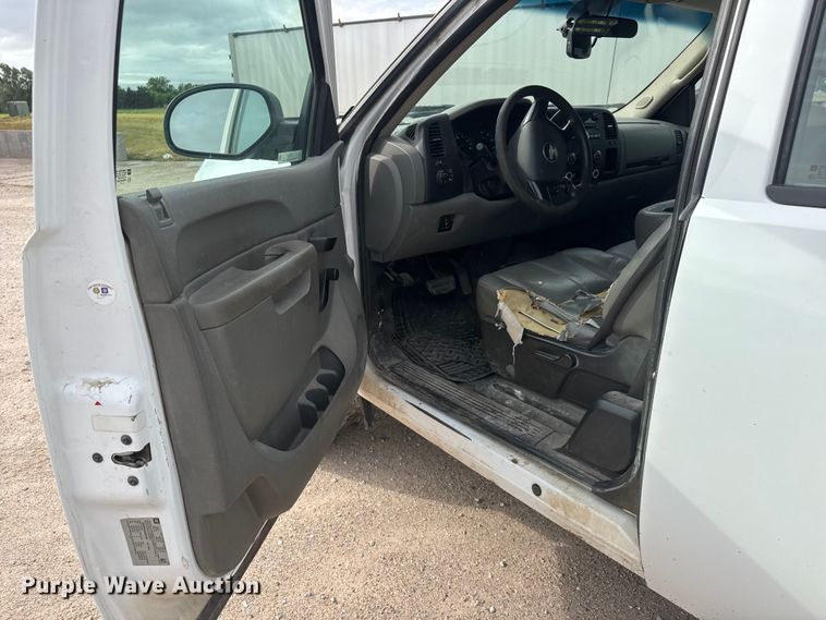 image for item NA9361 2010 Chevrolet Silverado 1500 Ext. Cab pickup truck