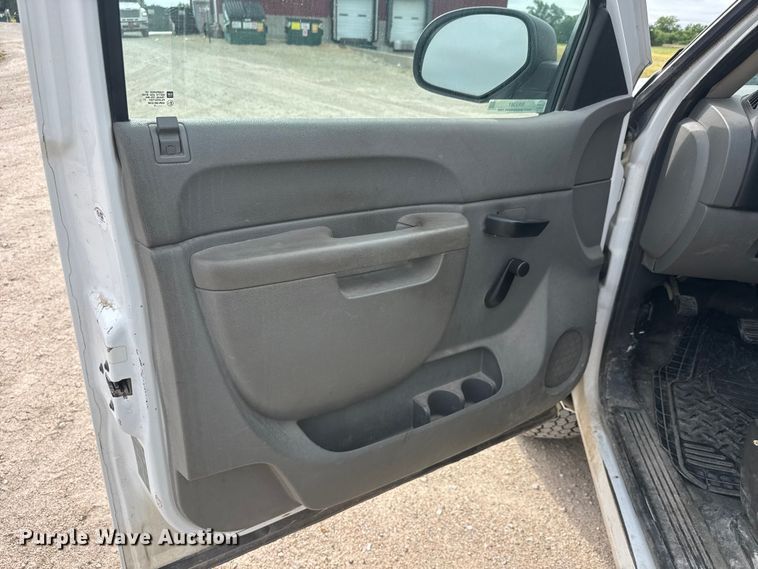 image for item NA9361 2010 Chevrolet Silverado 1500 Ext. Cab pickup truck