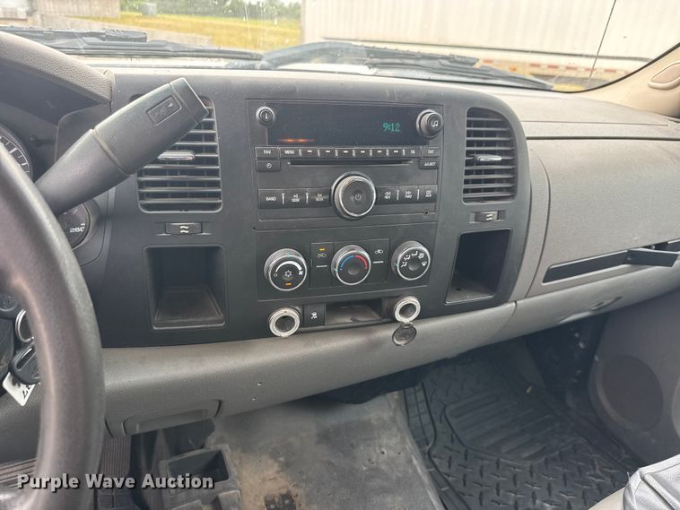 image for item NA9361 2010 Chevrolet Silverado 1500 Ext. Cab pickup truck