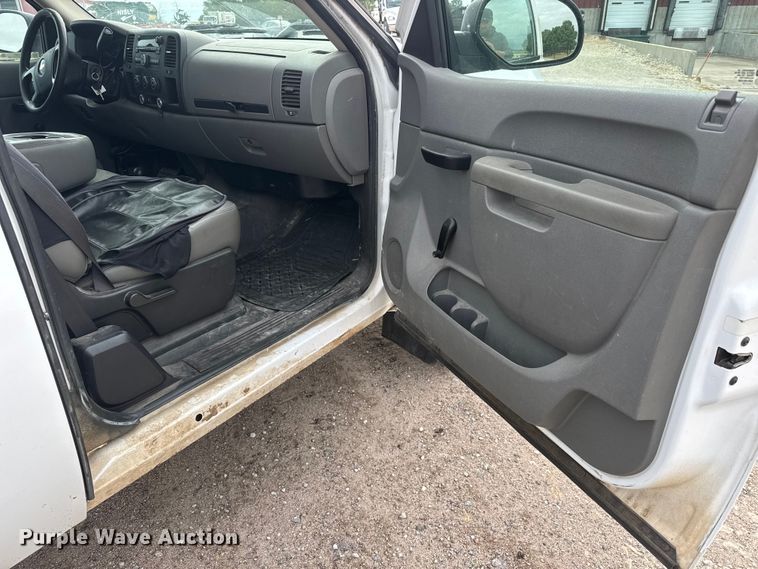 image for item NA9361 2010 Chevrolet Silverado 1500 Ext. Cab pickup truck