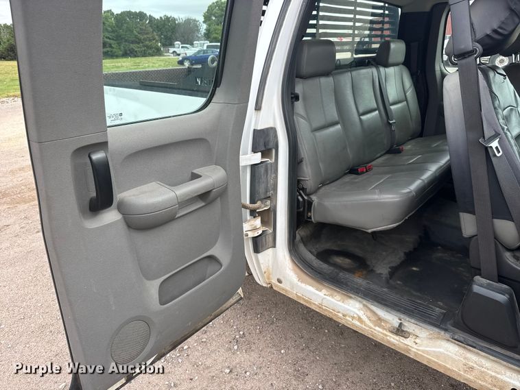image for item NA9361 2010 Chevrolet Silverado 1500 Ext. Cab pickup truck