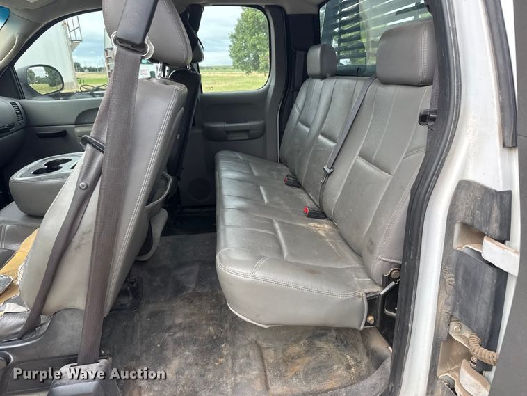 image for item NA9361 2010 Chevrolet Silverado 1500 Ext. Cab pickup truck