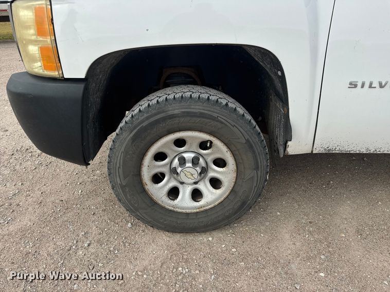 image for item NA9361 2010 Chevrolet Silverado 1500 Ext. Cab pickup truck