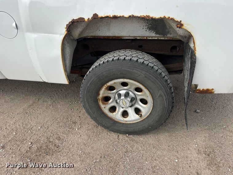 image for item NA9361 2010 Chevrolet Silverado 1500 Ext. Cab pickup truck