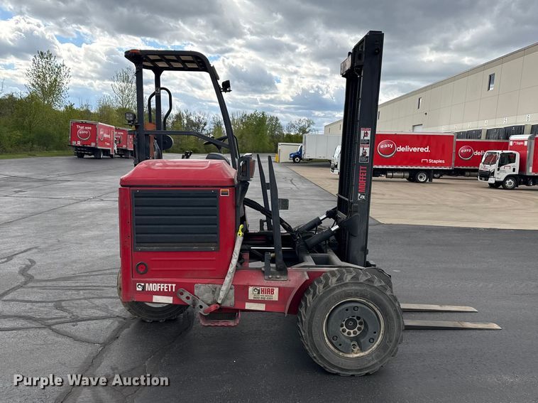 image for item ND9478 2016 Moffett M8 55.4 forklift