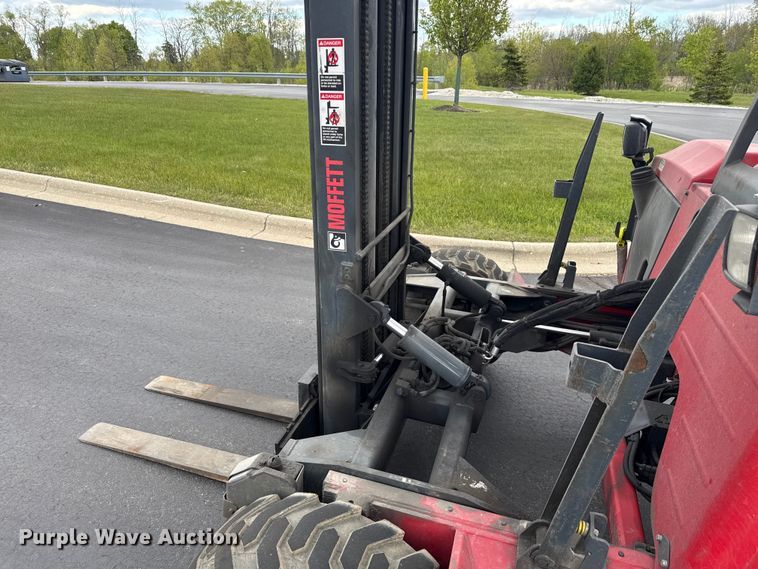image for item ND9478 2016 Moffett M8 55.4 forklift