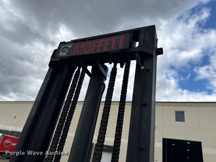 image for item ND9478 2016 Moffett M8 55.4 forklift