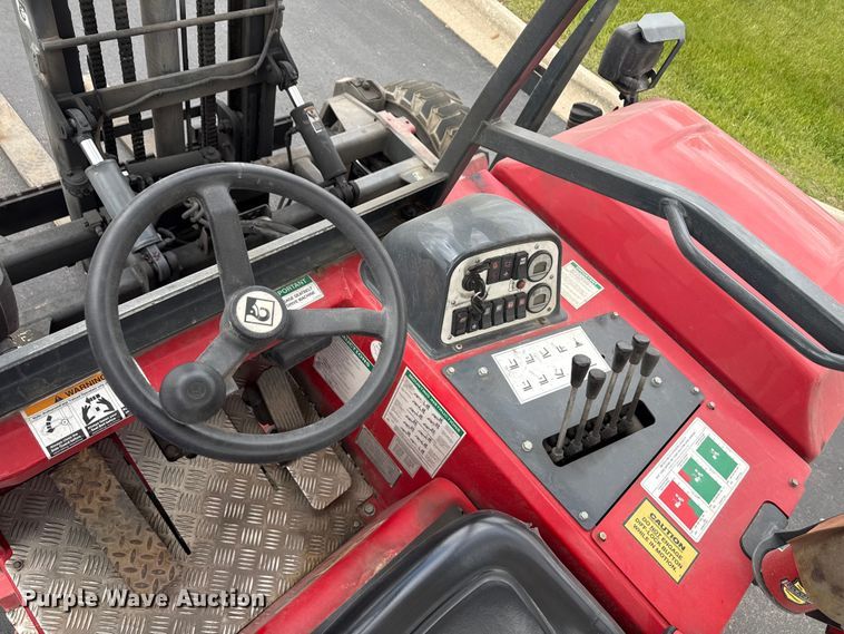 image for item ND9478 2016 Moffett M8 55.4 forklift