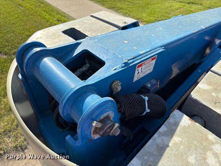 image for item ND9479 2012 Genie Z-30/20N RJ boom lift