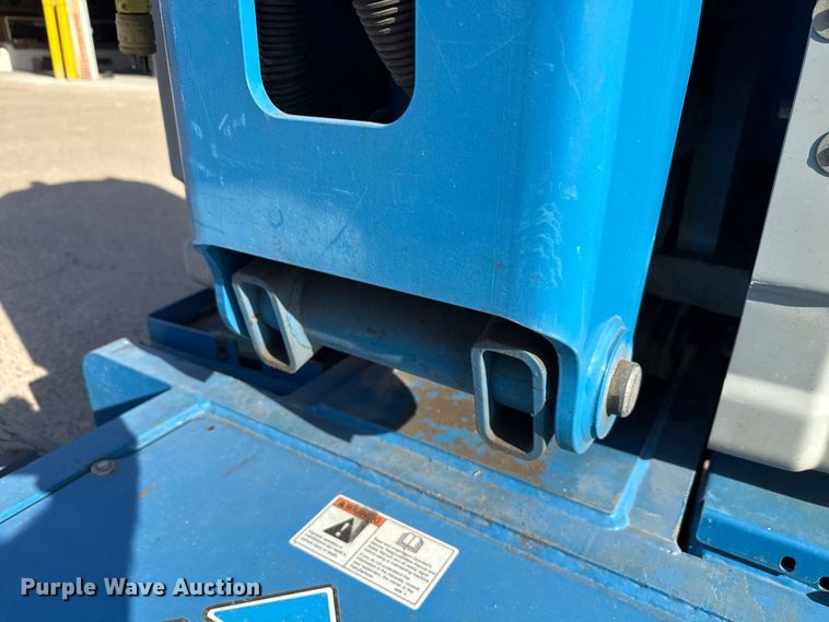 image for item ND9479 2012 Genie Z-30/20N RJ boom lift