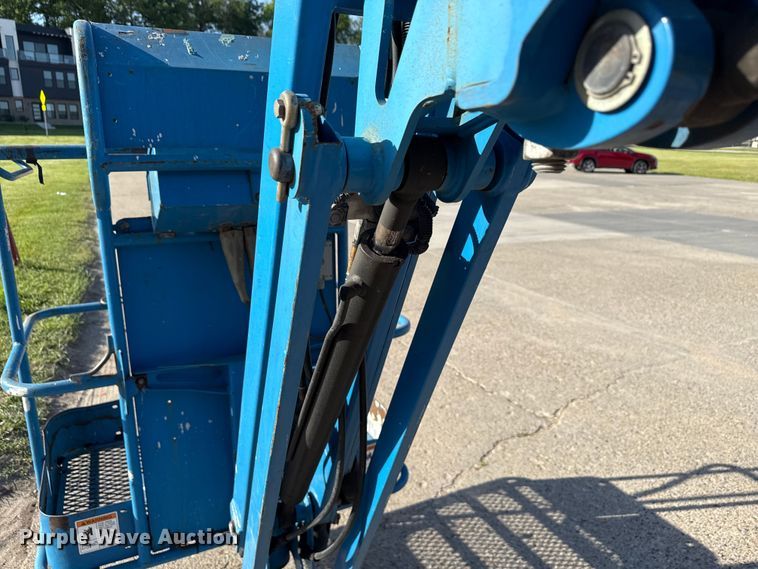 image for item ND9479 2012 Genie Z-30/20N RJ boom lift