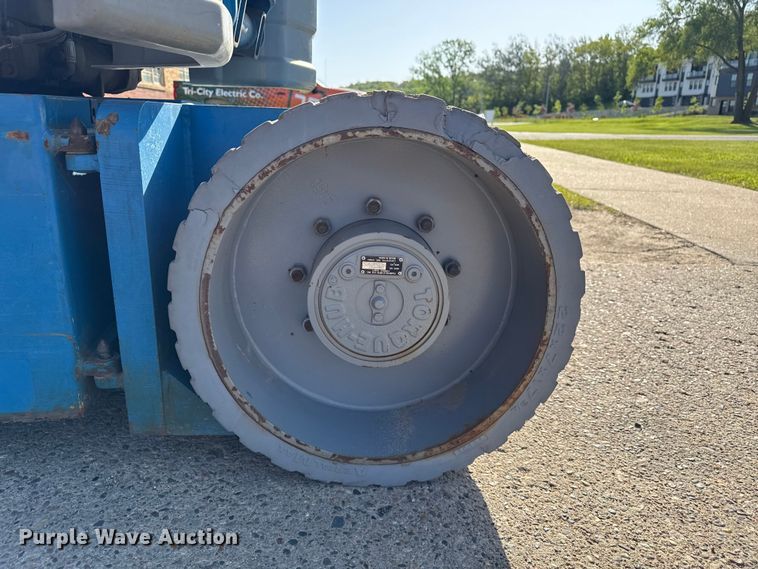 image for item ND9479 2012 Genie Z-30/20N RJ boom lift