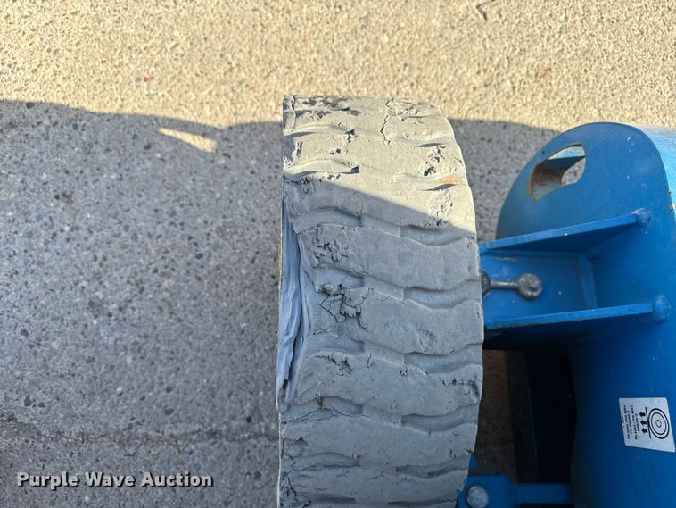 image for item ND9479 2012 Genie Z-30/20N RJ boom lift