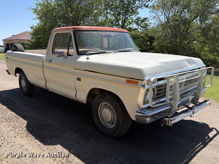 image for item NE9882 1974 Ford F100 pickup truck